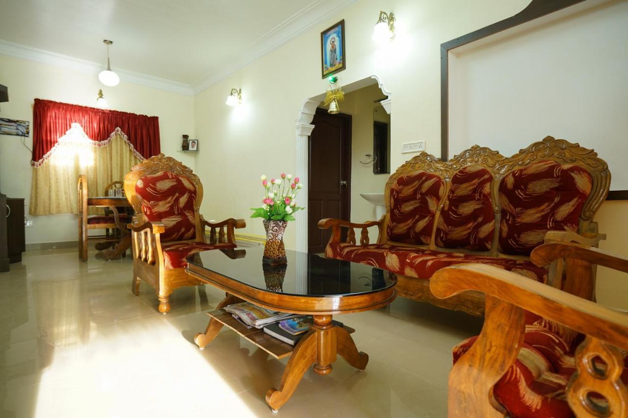 Oyo 77946 Skylark- Hygiene Ensured Hotel Munnar Kültér fotó