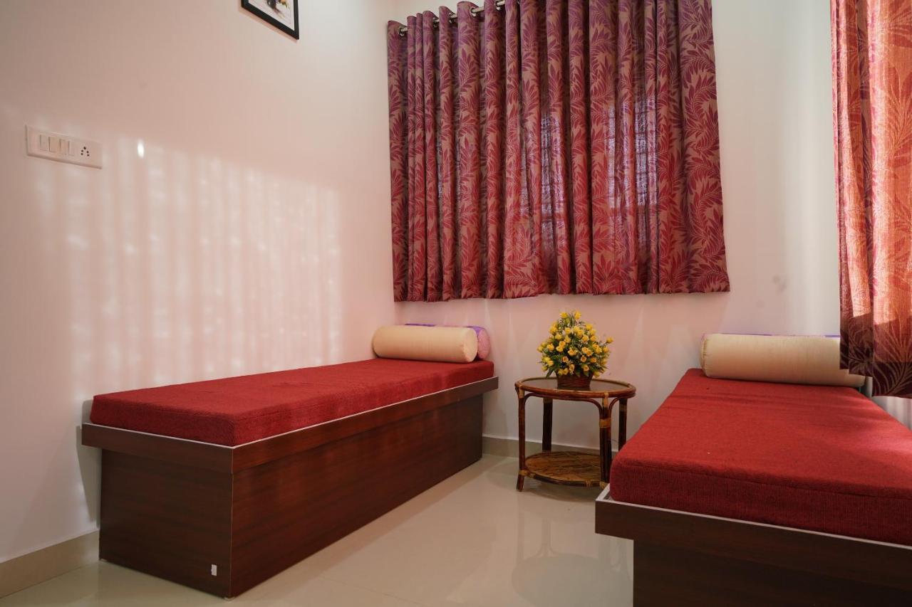 Oyo 77946 Skylark- Hygiene Ensured Hotel Munnar Kültér fotó